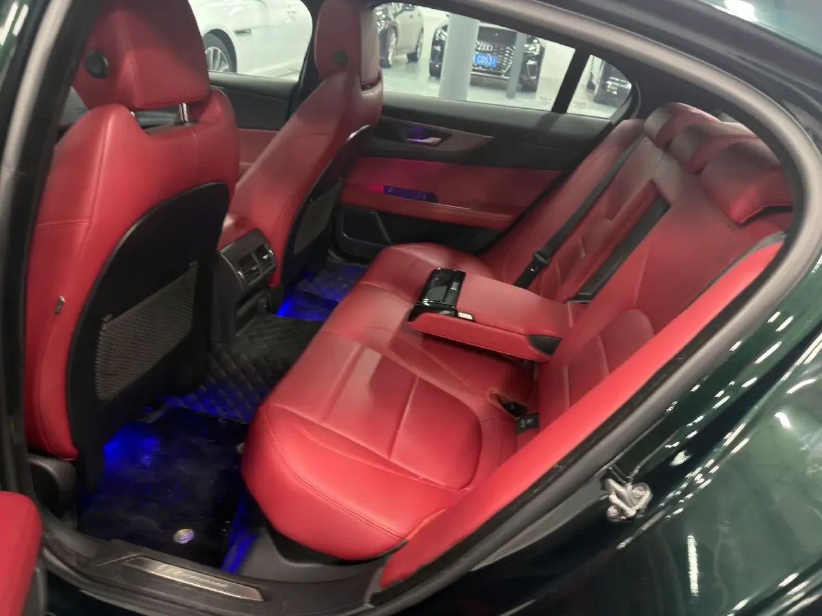 2021 Jaguar XEL 2.0T 250HP L4 8AT,autocango,china used car exporter,china ev exporter,chinese used car exporter,chinese used ev exporter