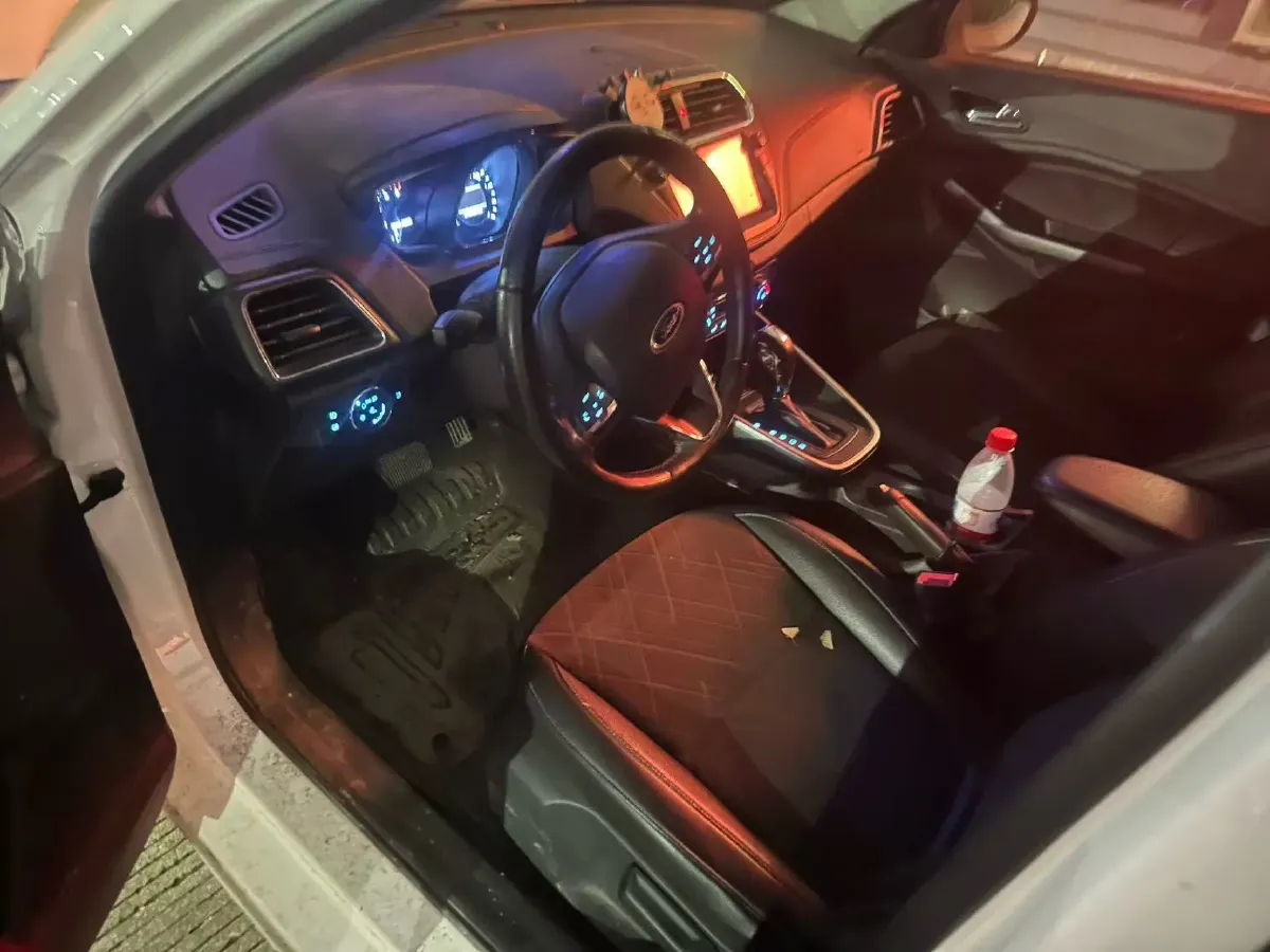 2019 Ford Escort 1.5L 122HP L3 6AT,autocango,china used car exporter,china ev exporter,chinese used car exporter,chinese used ev exporter