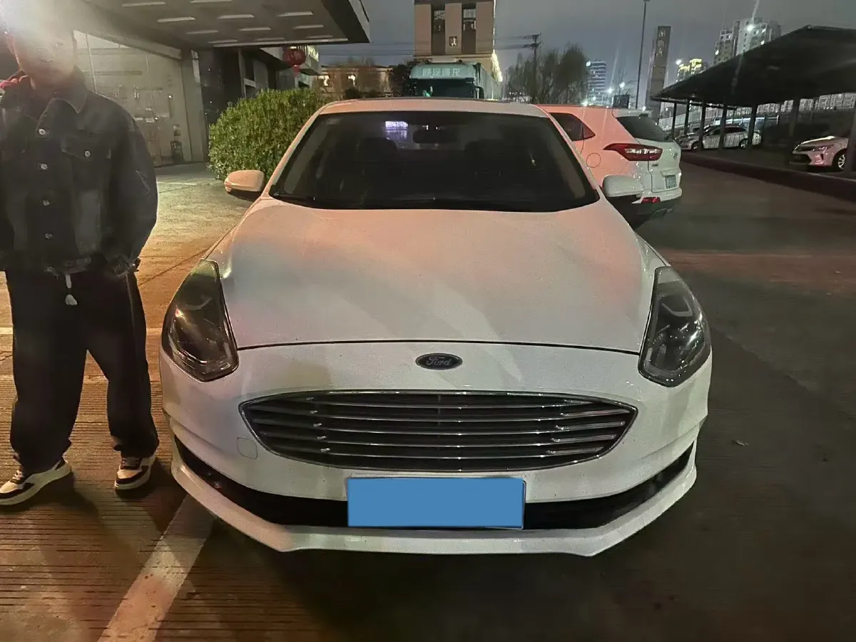2019 Ford Escort 1.5L 122HP L3 6AT,autocango,china used car exporter,china ev exporter,chinese used car exporter,chinese used ev exporter