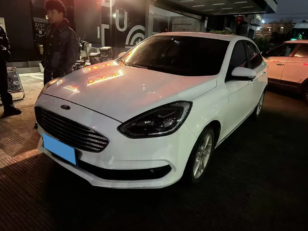 2019 Ford Escort 1.5L 122HP L3 6AT,autocango,china used car exporter,china ev exporter,chinese used car exporter,chinese used ev exporter