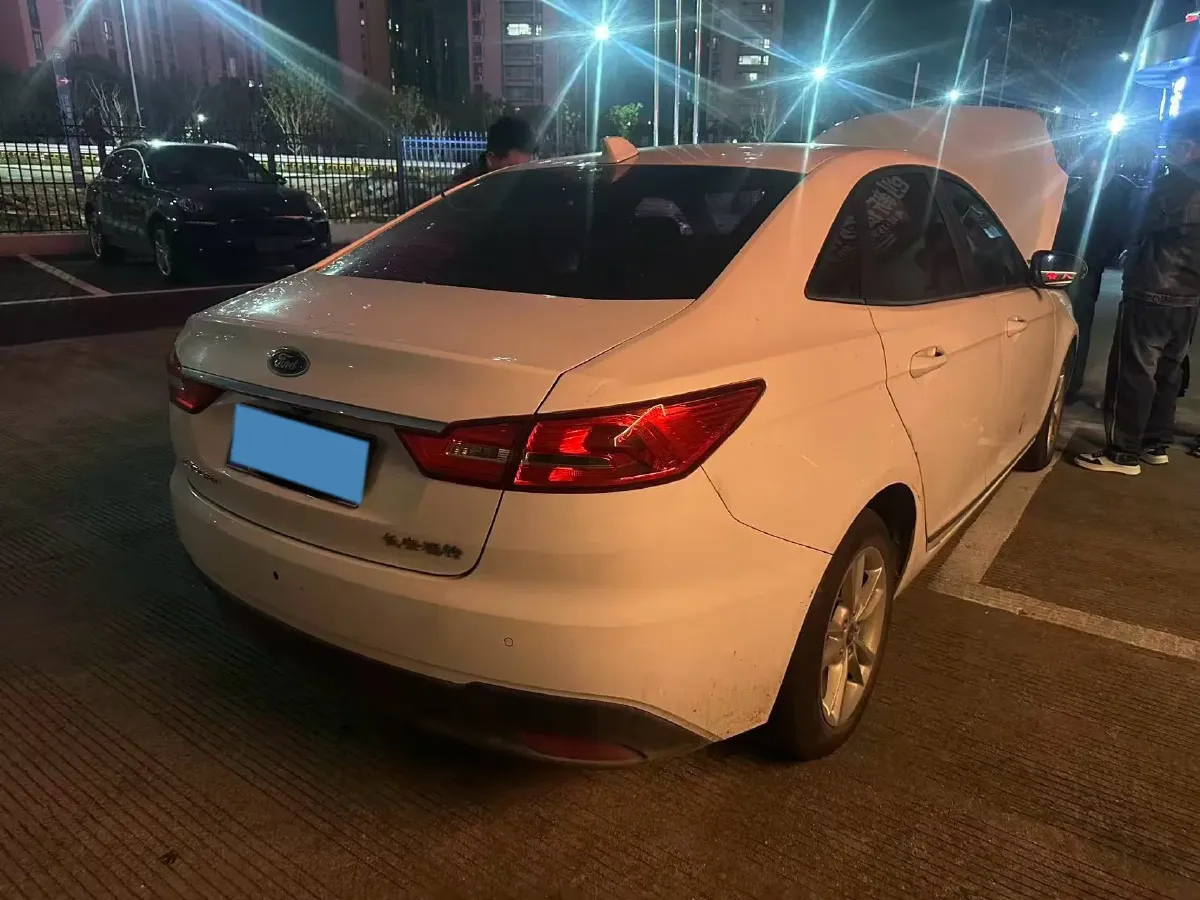 2019 Ford Escort 1.5L 122HP L3 6AT,autocango,china used car exporter,china ev exporter,chinese used car exporter,chinese used ev exporter