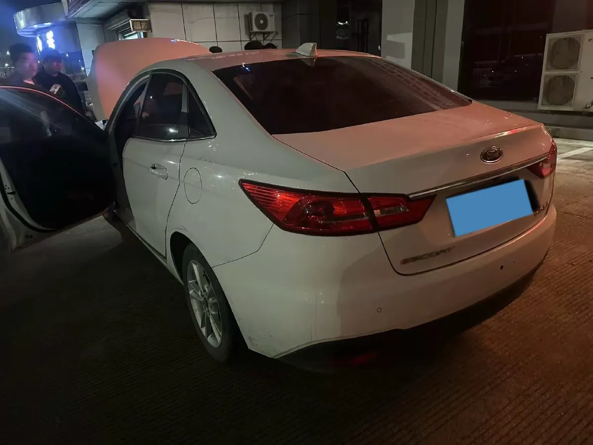 2019 Ford Escort 1.5L 122HP L3 6AT,autocango,china used car exporter,china ev exporter,chinese used car exporter,chinese used ev exporter