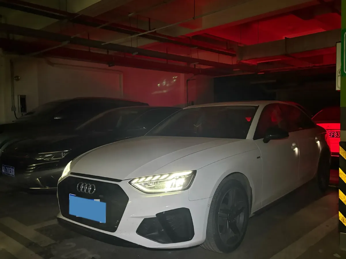 2023 Audi A4L 2.0T 190HP L4 7DCT,autocango,china used car exporter,china ev exporter,chinese used car exporter,chinese used ev exporter