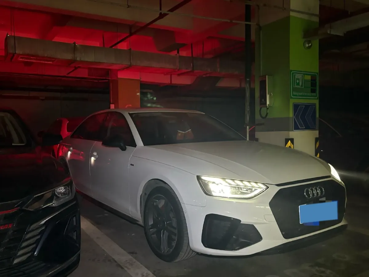 2023 Audi A4L 2.0T 190HP L4 7DCT,autocango,china used car exporter,china ev exporter,chinese used car exporter,chinese used ev exporter