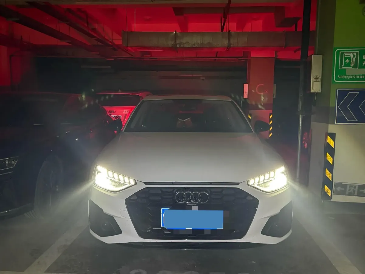 2023 Audi A4L 2.0T 190HP L4 7DCT,autocango,china used car exporter,china ev exporter,chinese used car exporter,chinese used ev exporter