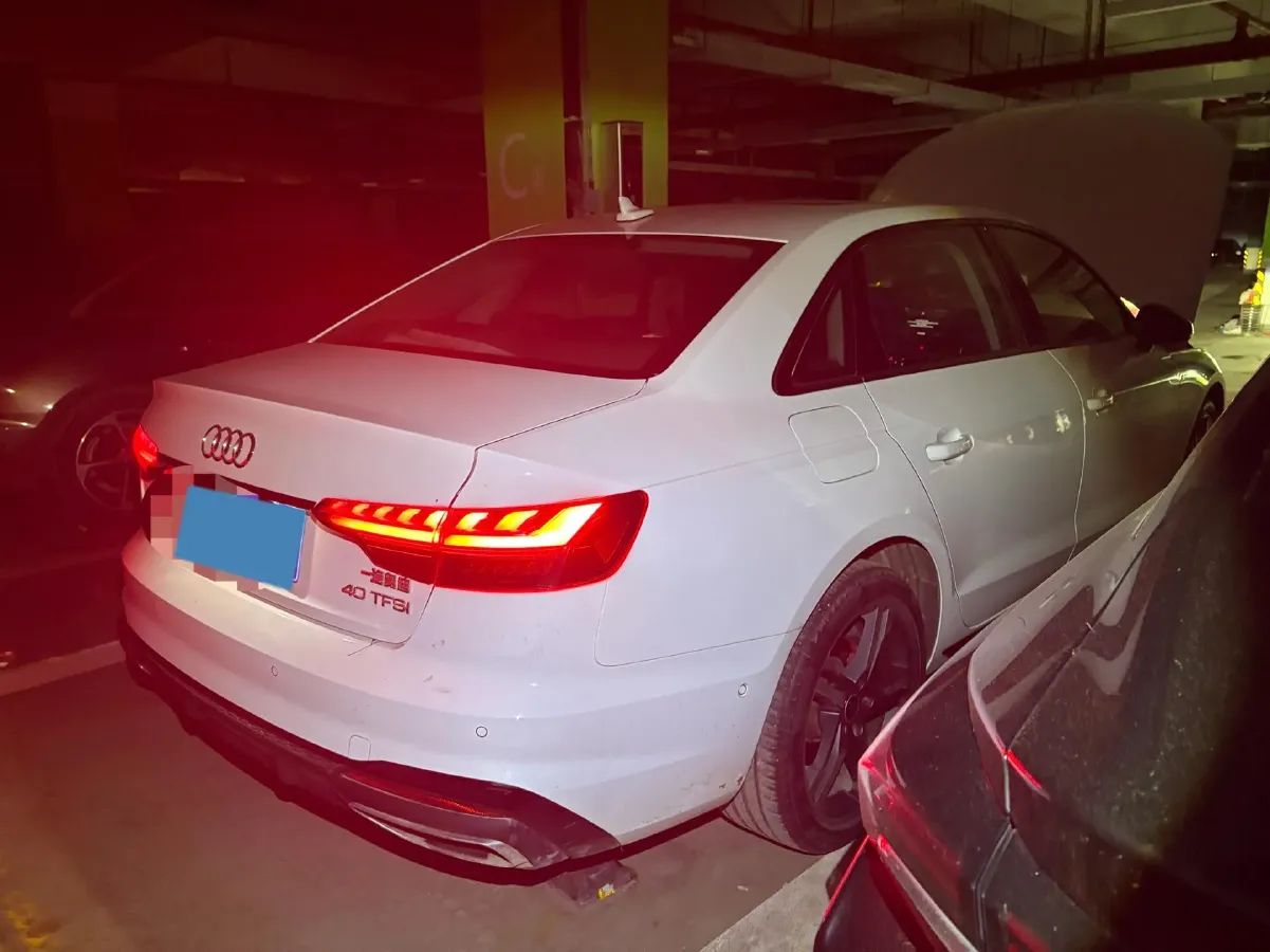 2023 Audi A4L 2.0T 190HP L4 7DCT,autocango,china used car exporter,china ev exporter,chinese used car exporter,chinese used ev exporter