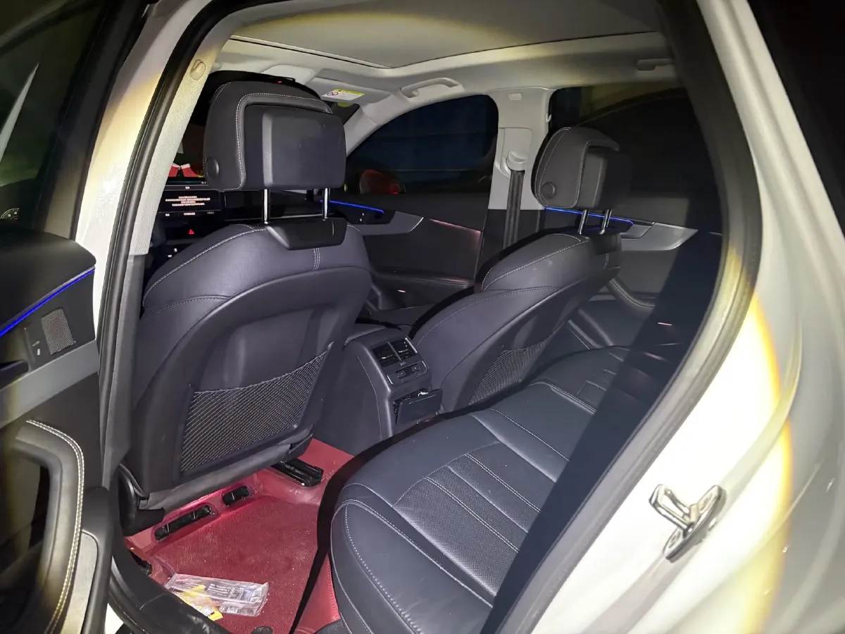 2023 Audi A4L 2.0T 190HP L4 7DCT,autocango,china used car exporter,china ev exporter,chinese used car exporter,chinese used ev exporter