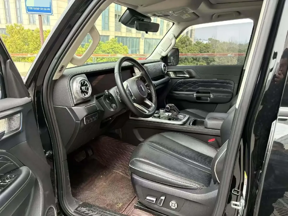 2024 Tank 300 2.0T 227HP L4 8AT,autocango,china used car exporter,china ev exporter,chinese used car exporter,chinese used ev exporter