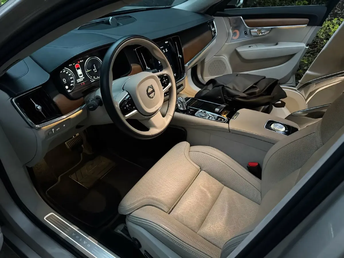 2019 BMW X7 3.0T 340HP L6 8AT,autocango,china used car exporter,china ev exporter,chinese used car exporter,chinese used ev exporter