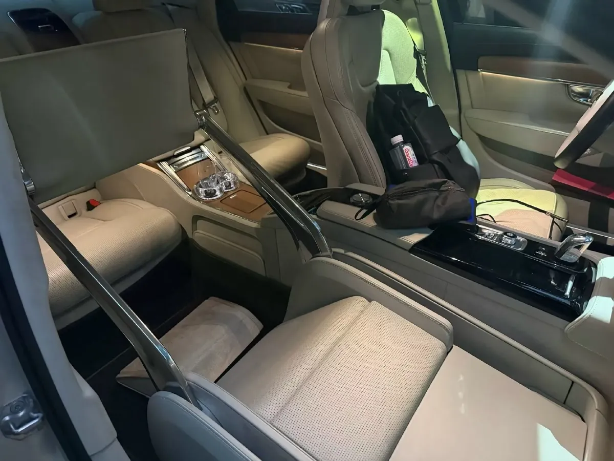 2019 BMW X7 3.0T 340HP L6 8AT,autocango,china used car exporter,china ev exporter,chinese used car exporter,chinese used ev exporter