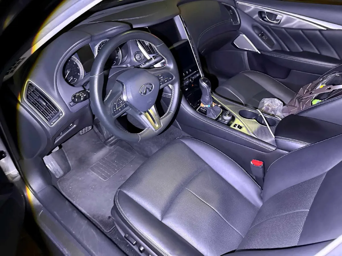 2018 Jeep Grand Commander 2.0T 265HP L4 9AT,autocango,china used car exporter,china ev exporter,chinese used car exporter,chinese used ev exporter