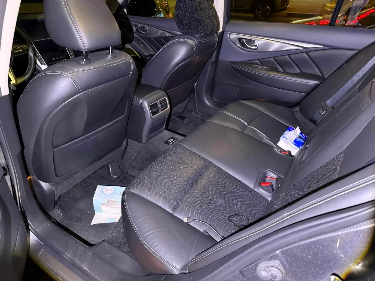 2018 Jeep Grand Commander 2.0T 265HP L4 9AT,autocango,china used car exporter,china ev exporter,chinese used car exporter,chinese used ev exporter