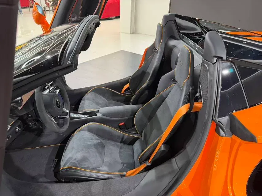 2025 McLaren Artura 3.0T 585HP V6 8DCT PHEV 7.4KWH,autocango,china used car exporter,china ev exporter,chinese used car exporter,chinese used ev exporter
