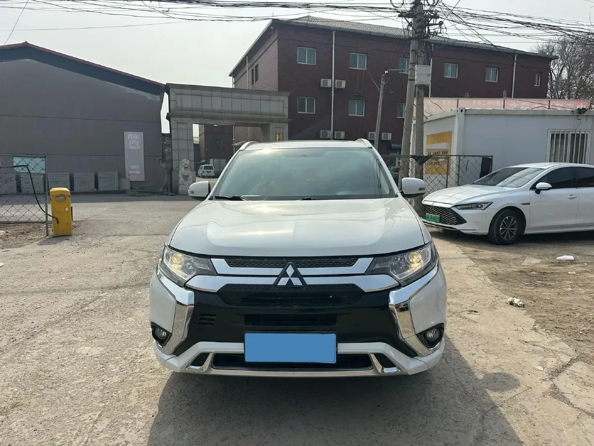 2020 Mitsubishi Outlander 2.0L 166HP L4 CVT,autocango,china used car exporter,china ev exporter,chinese used car exporter,chinese used ev exporter