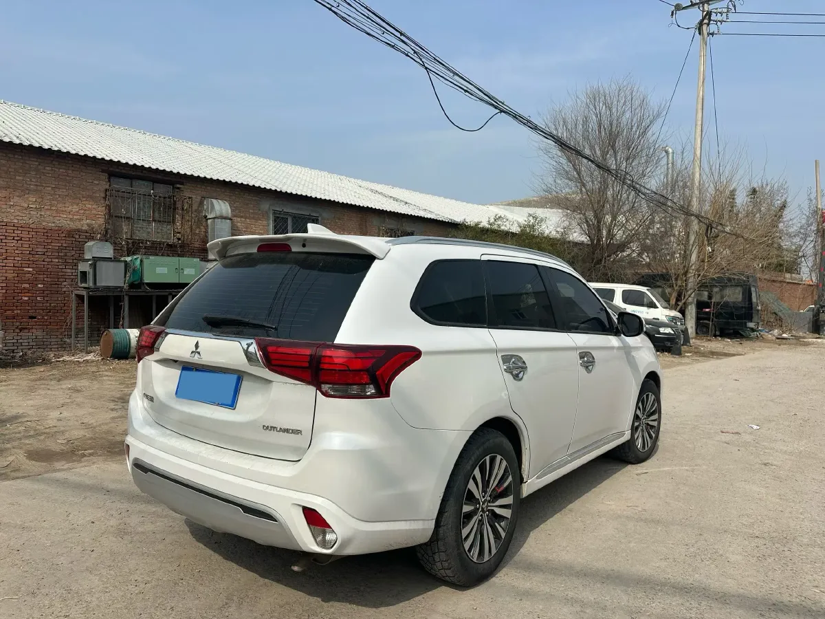 2020 Mitsubishi Outlander 2.0L 166HP L4 CVT,autocango,china used car exporter,china ev exporter,chinese used car exporter,chinese used ev exporter
