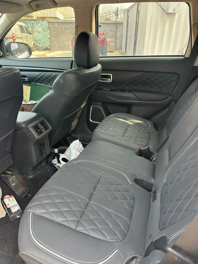 2020 Mitsubishi Outlander 2.0L 166HP L4 CVT,autocango,china used car exporter,china ev exporter,chinese used car exporter,chinese used ev exporter