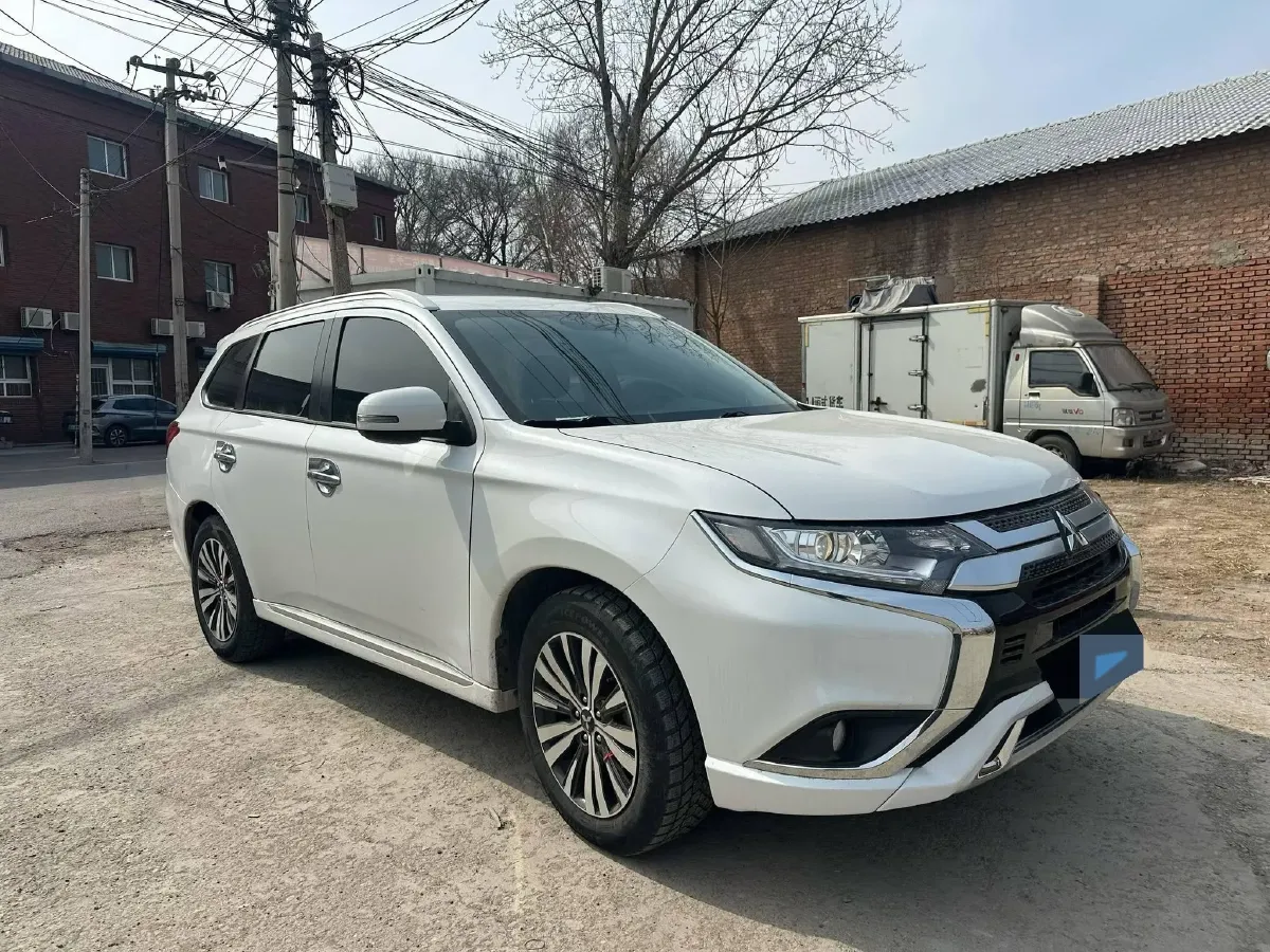 2020 Mitsubishi Outlander 2.0L 166HP L4 CVT,autocango,china used car exporter,china ev exporter,chinese used car exporter,chinese used ev exporter