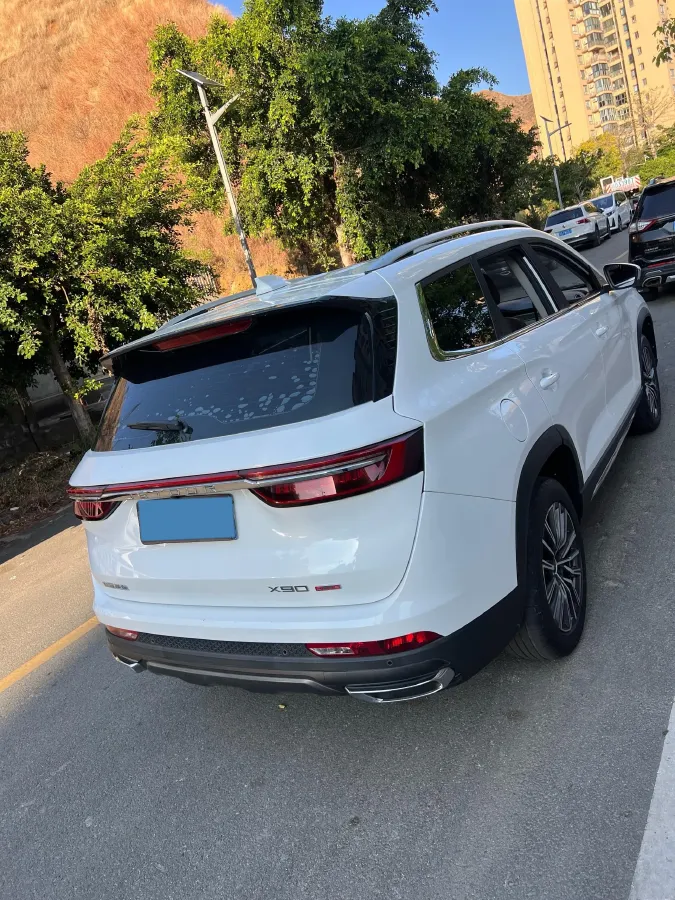 2021 DongFeng Forthing LingZhi Plus 2.0L 133HP L4 6MT,autocango,china used car exporter,china ev exporter,chinese used car exporter,chinese used ev exporter