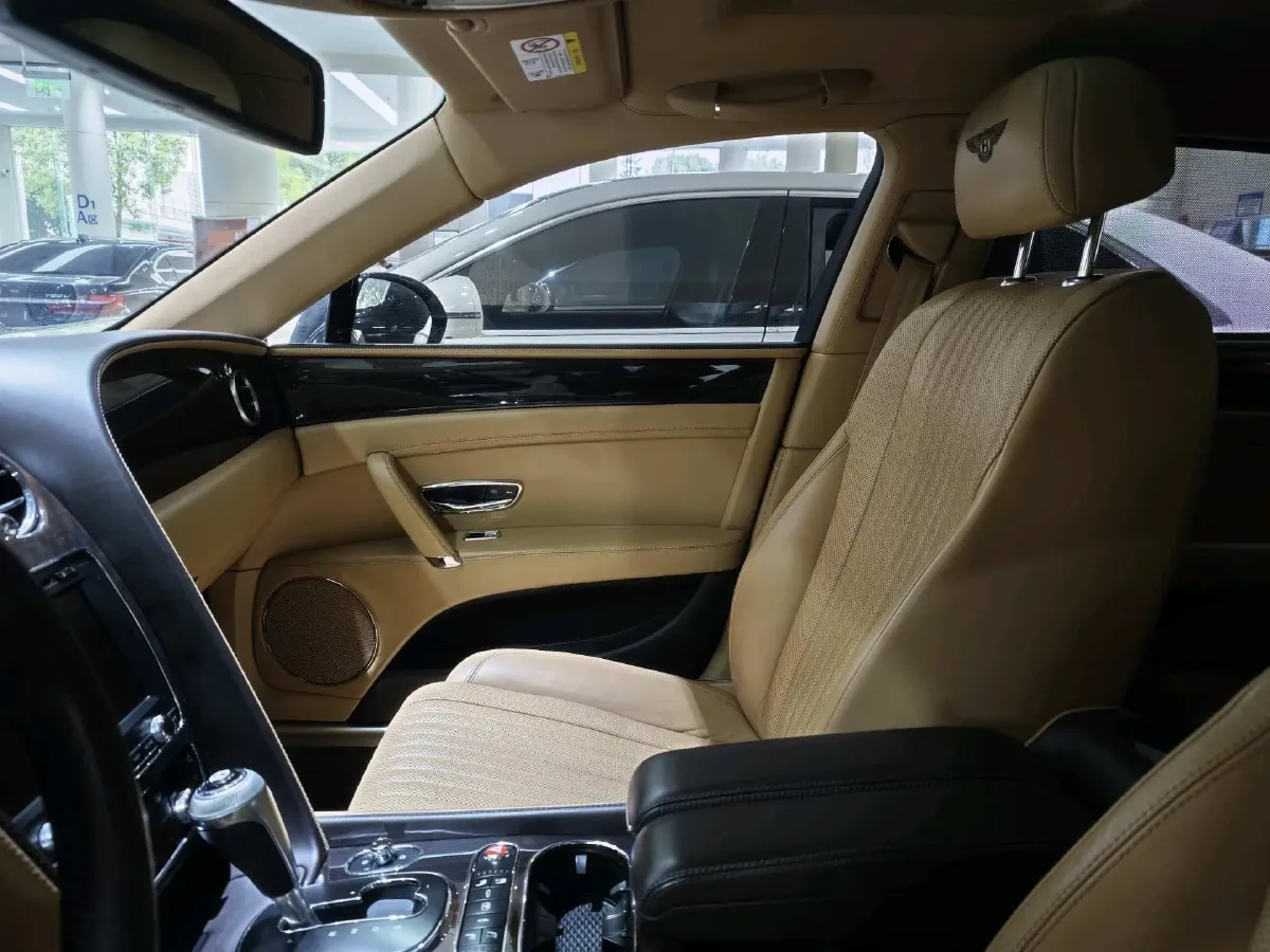 2017 Bentley Flying Spur 4.0T 507HP V8 8AT,autocango,china used car exporter,china ev exporter,chinese used car exporter,chinese used ev exporter