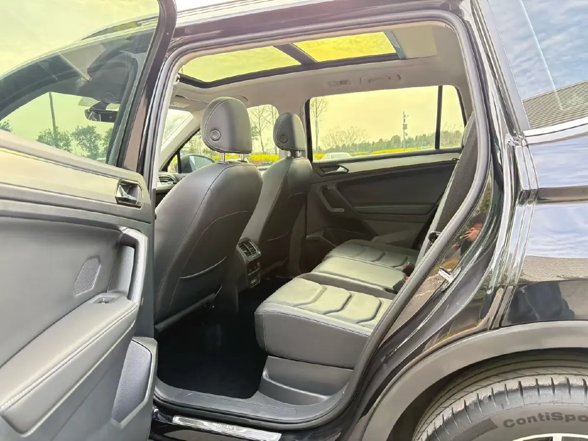 2020 Volkswagen Tiguan L 2.0T 186HP L4 7DCT,autocango,china used car exporter,china ev exporter,chinese used car exporter,chinese used ev exporter