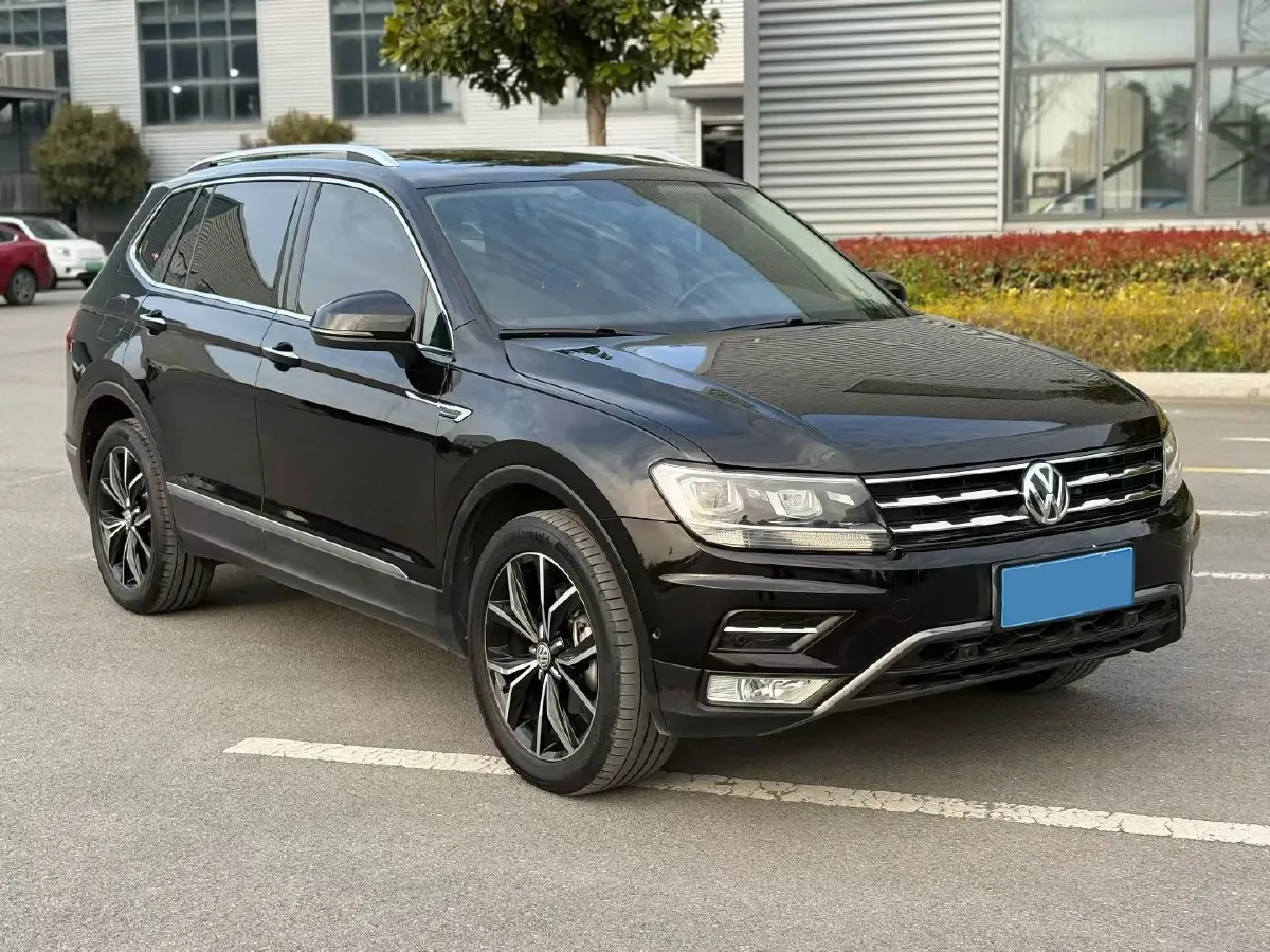 2020 Volkswagen Tiguan L 2.0T 186HP L4 7DCT,autocango,china used car exporter,china ev exporter,chinese used car exporter,chinese used ev exporter