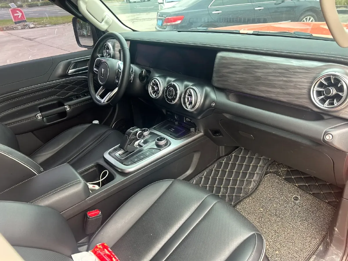 2021 Tank 300 2.0T 227HP L4 8AT,autocango,china used car exporter,china ev exporter,chinese used car exporter,chinese used ev exporter