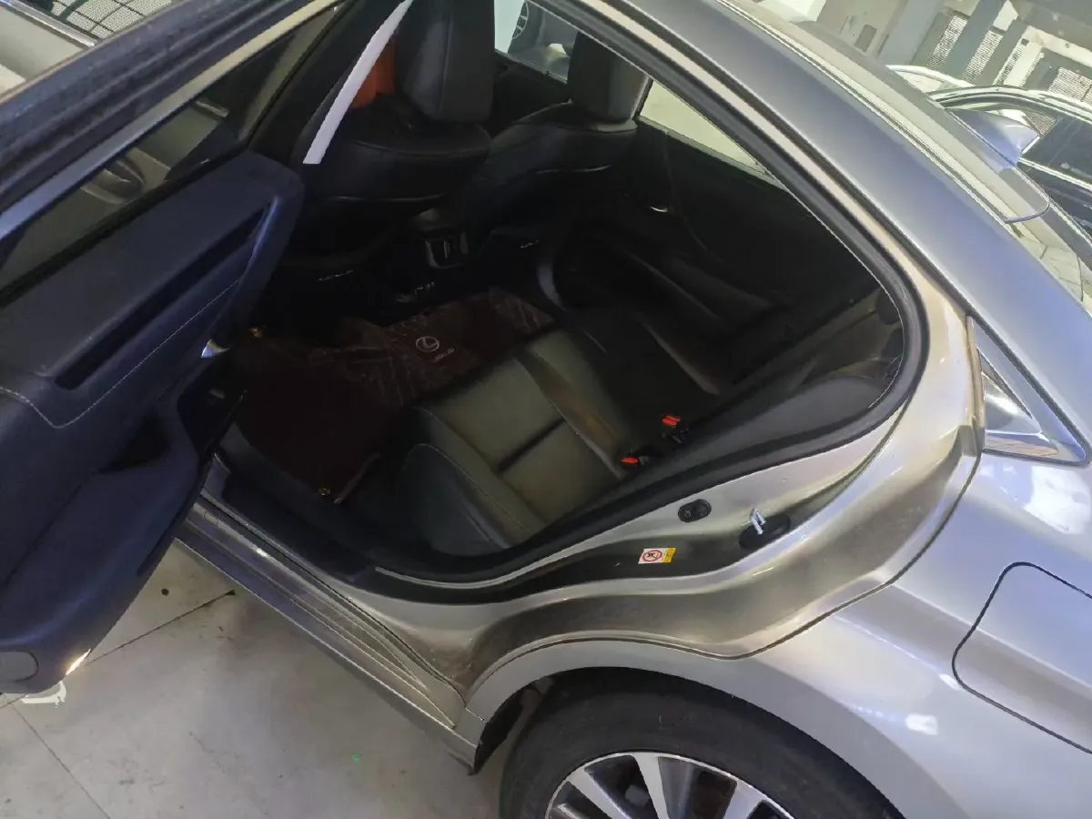 2018 Lexus ES 2.0L 167HP L4 6AT,autocango,china used car exporter,china ev exporter,chinese used car exporter,chinese used ev exporter