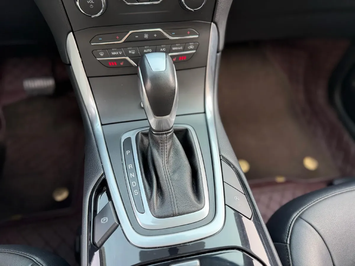 2018 Ford Edge 2.0T 245HP L4 6AT,autocango,china used car exporter,china ev exporter,chinese used car exporter,chinese used ev exporter