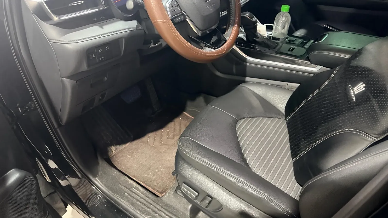 2023 Toyota Crown Kluger 2.5L 189HP L4 E-CVT Hybrid,autocango,china used car exporter,china ev exporter,chinese used car exporter,chinese used ev exporter