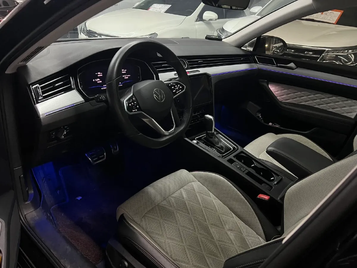 2023 Volkswagen Magotan 2.0T 186HP L4 7DCT,autocango,china used car exporter,china ev exporter,chinese used car exporter,chinese used ev exporter