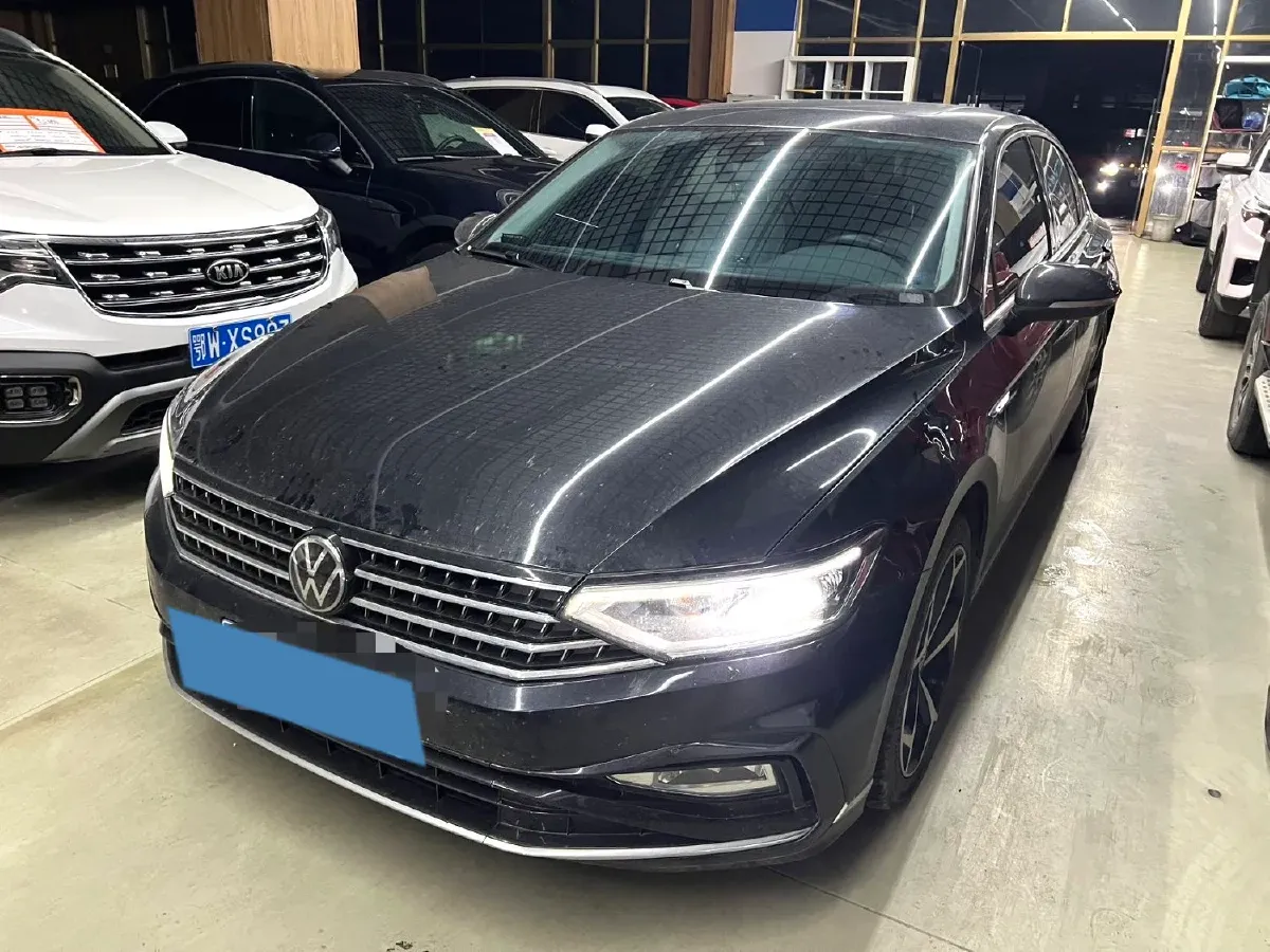 2023 Volkswagen Magotan 2.0T 186HP L4 7DCT,autocango,china used car exporter,china ev exporter,chinese used car exporter,chinese used ev exporter