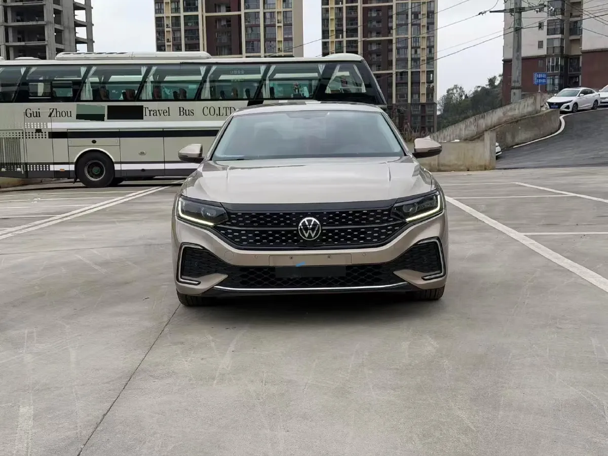 2021 Volkswagen Passat 2.0T 186HP L4 7DCT,autocango,china used car exporter,china ev exporter,chinese used car exporter,chinese used ev exporter
