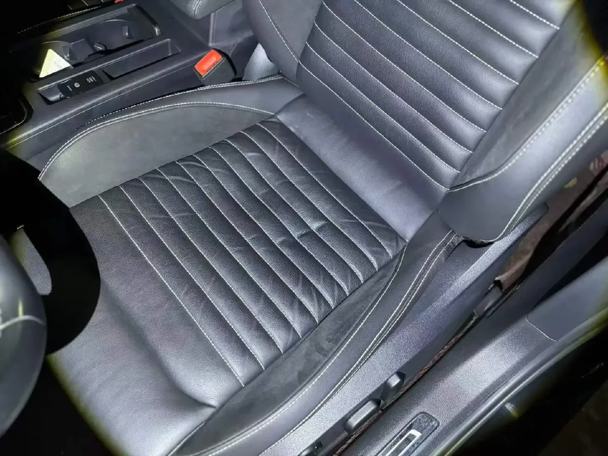 2020 Volkswagen Magotan 2.0T 186HP L4 7DCT,autocango,china used car exporter,china ev exporter,chinese used car exporter,chinese used ev exporter