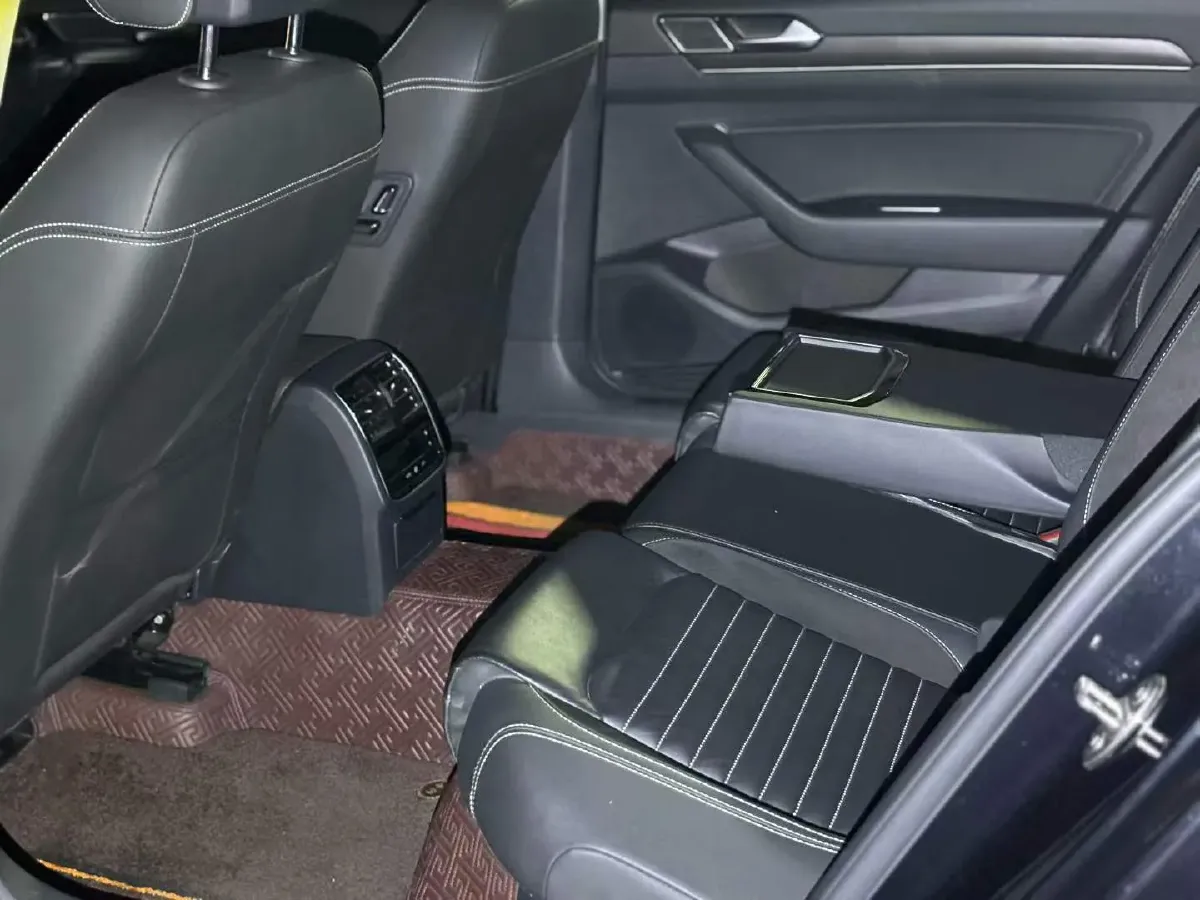 2020 Volkswagen Magotan 2.0T 186HP L4 7DCT,autocango,china used car exporter,china ev exporter,chinese used car exporter,chinese used ev exporter