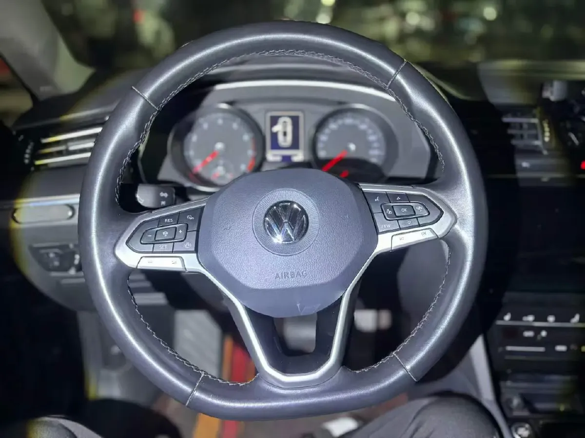 2020 Volkswagen Magotan 2.0T 186HP L4 7DCT,autocango,china used car exporter,china ev exporter,chinese used car exporter,chinese used ev exporter