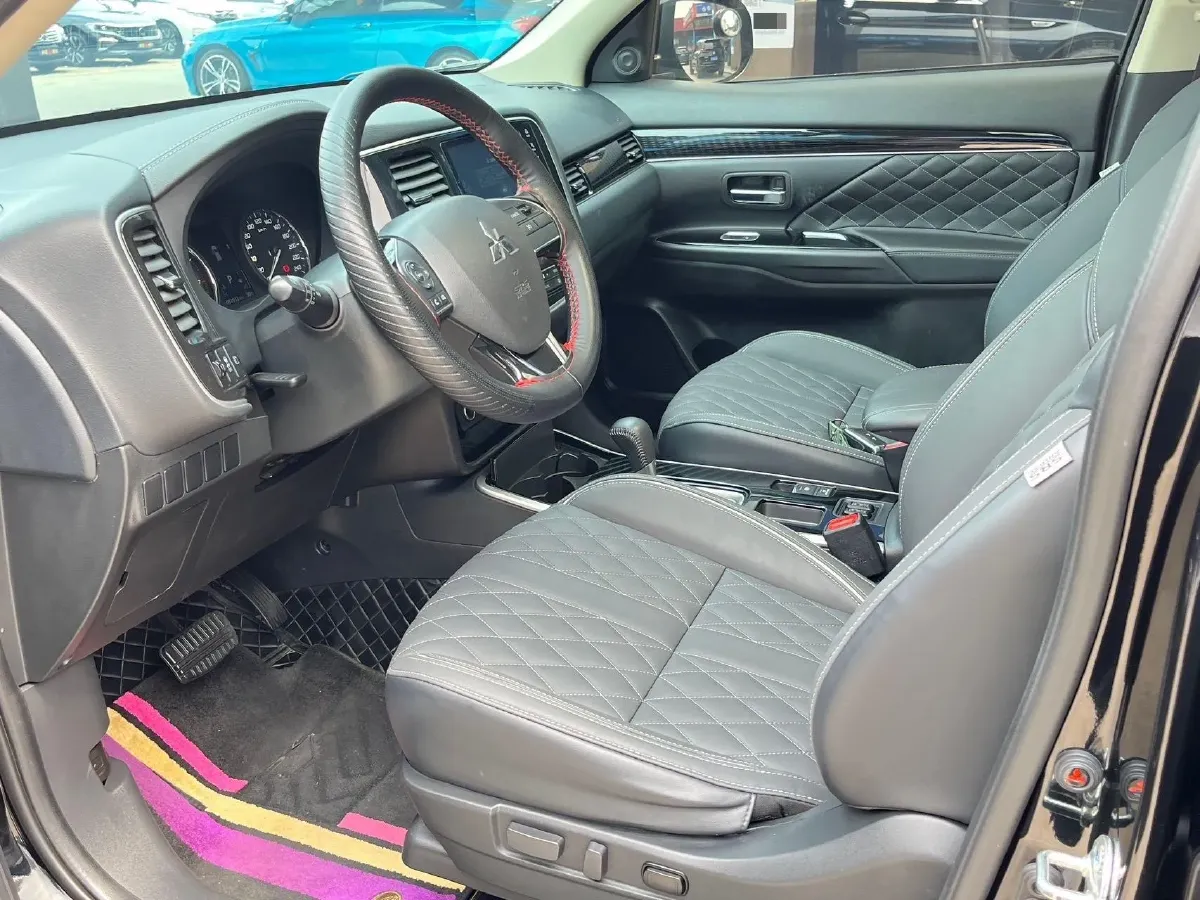 2021 Mitsubishi Outlander 2.0L 166HP L4 CVT,autocango,china used car exporter,china ev exporter,chinese used car exporter,chinese used ev exporter