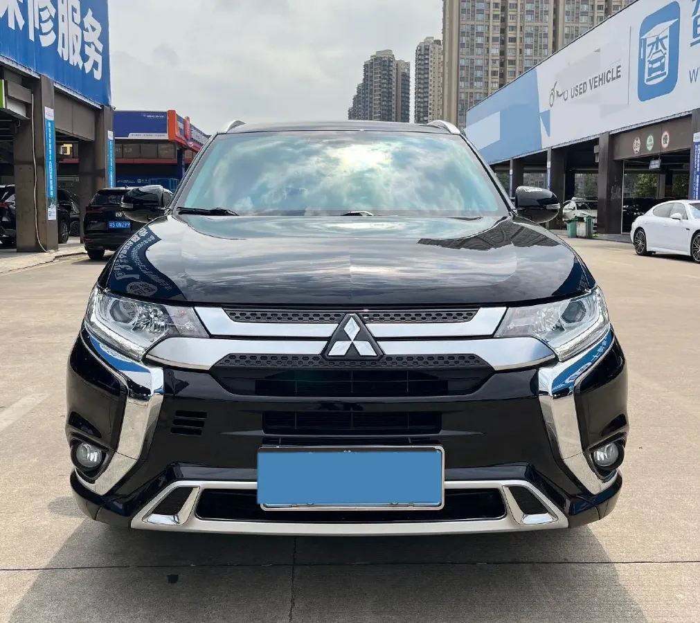 2021 Mitsubishi Outlander 2.0L 166HP L4 CVT,autocango,china used car exporter,china ev exporter,chinese used car exporter,chinese used ev exporter