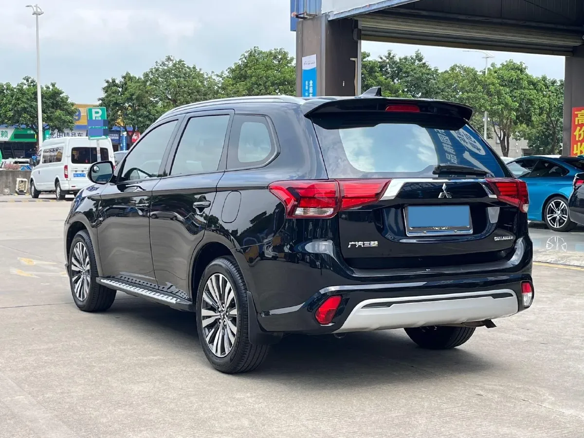 2021 Mitsubishi Outlander 2.0L 166HP L4 CVT,autocango,china used car exporter,china ev exporter,chinese used car exporter,chinese used ev exporter