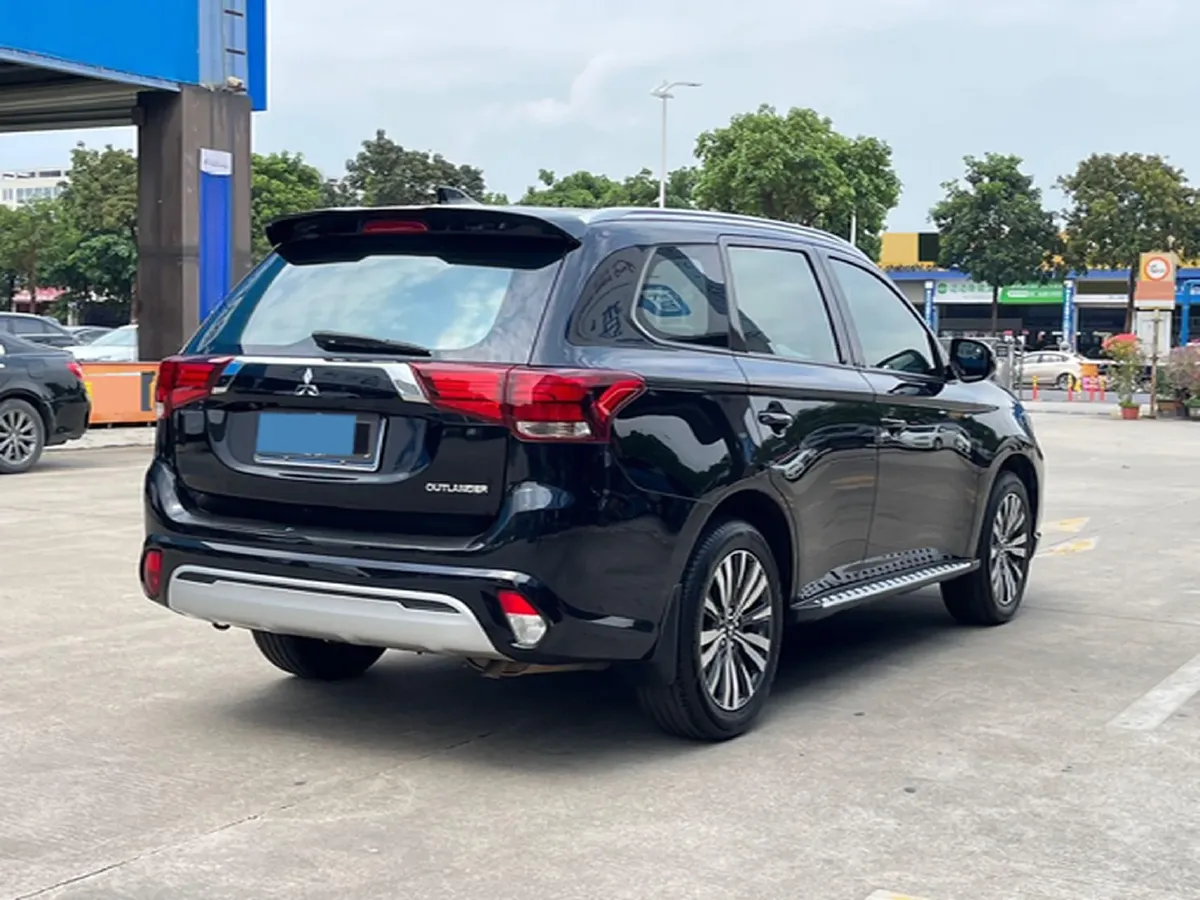 2021 Mitsubishi Outlander 2.0L 166HP L4 CVT,autocango,china used car exporter,china ev exporter,chinese used car exporter,chinese used ev exporter