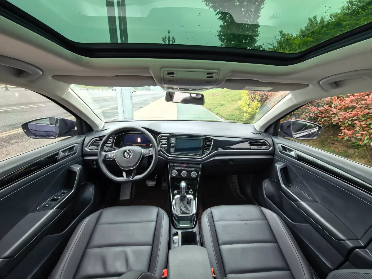 2020 Volkswagen T-Roc 1.4T 150HP L4 7DCT,autocango,china used car exporter,china ev exporter,chinese used car exporter,chinese used ev exporter