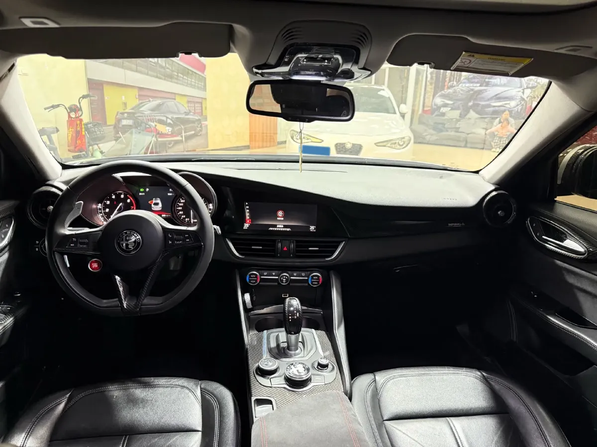 2017 Ford Mustang 2.3T 314HP L4 6AT,autocango,china used car exporter,china ev exporter,chinese used car exporter,chinese used ev exporter