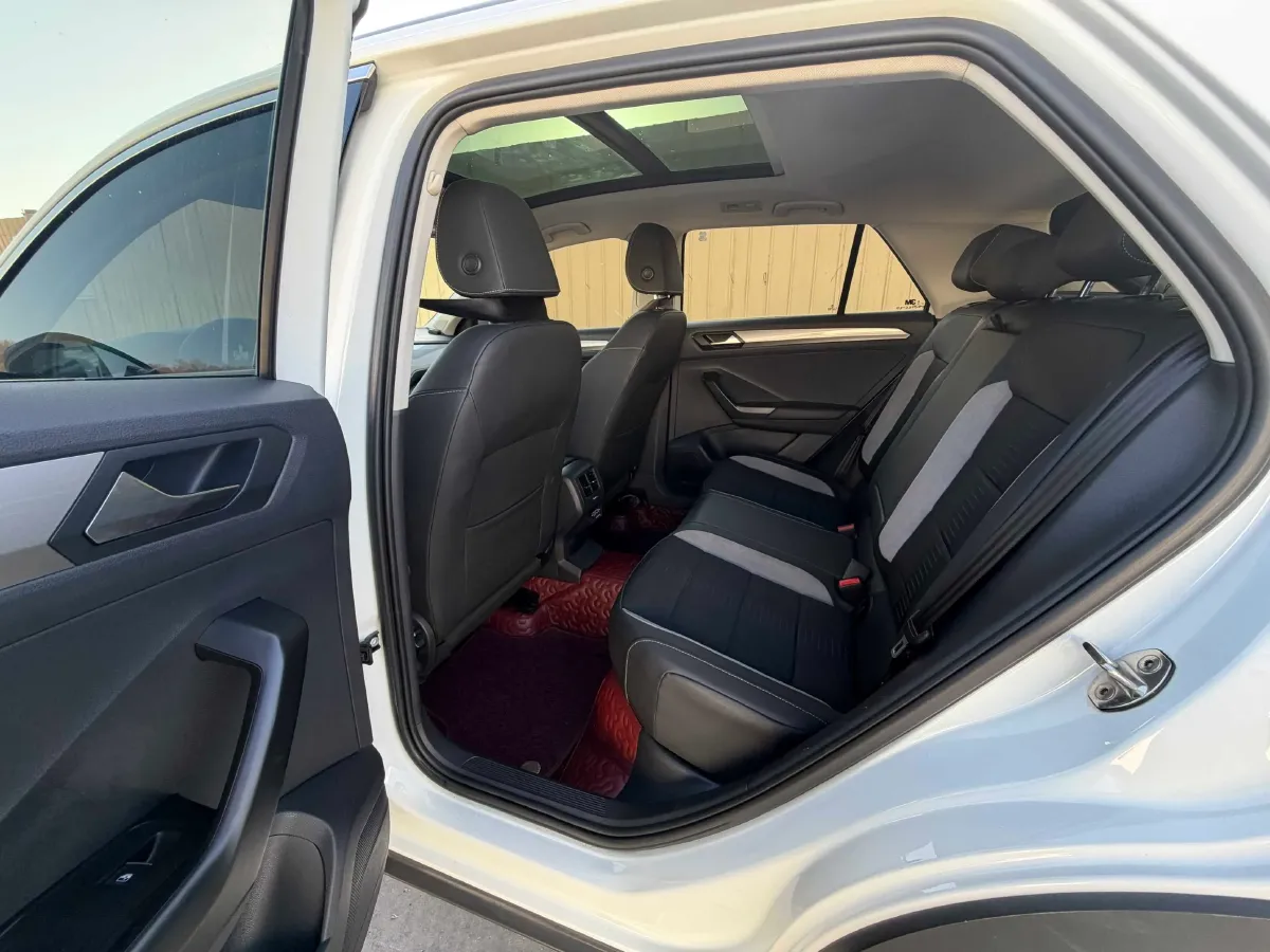 2020 Volkswagen T-Roc 1.4T 131HP L4 7DCT,autocango,china used car exporter,china ev exporter,chinese used car exporter,chinese used ev exporter