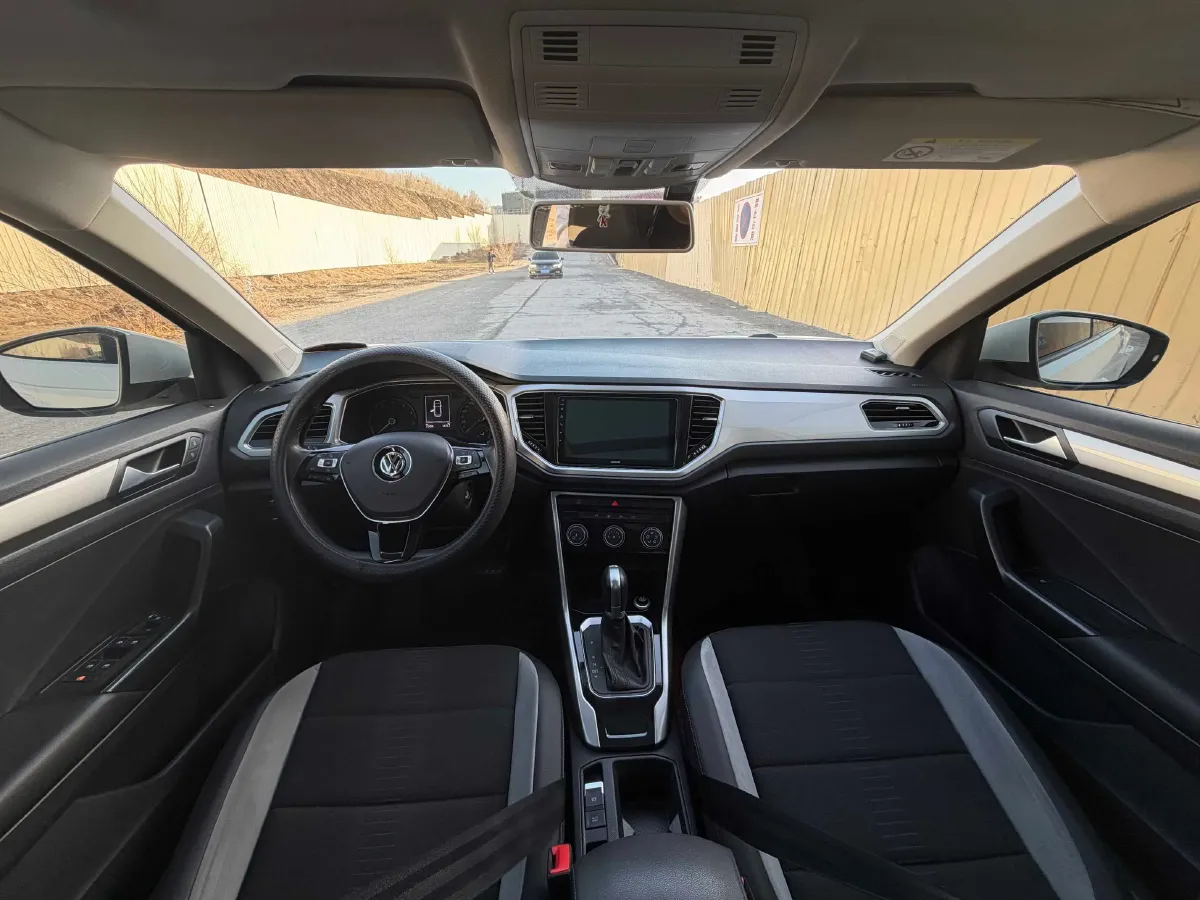 2020 Volkswagen T-Roc 1.4T 131HP L4 7DCT,autocango,china used car exporter,china ev exporter,chinese used car exporter,chinese used ev exporter