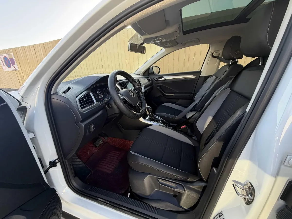 2020 Volkswagen T-Roc 1.4T 131HP L4 7DCT,autocango,china used car exporter,china ev exporter,chinese used car exporter,chinese used ev exporter