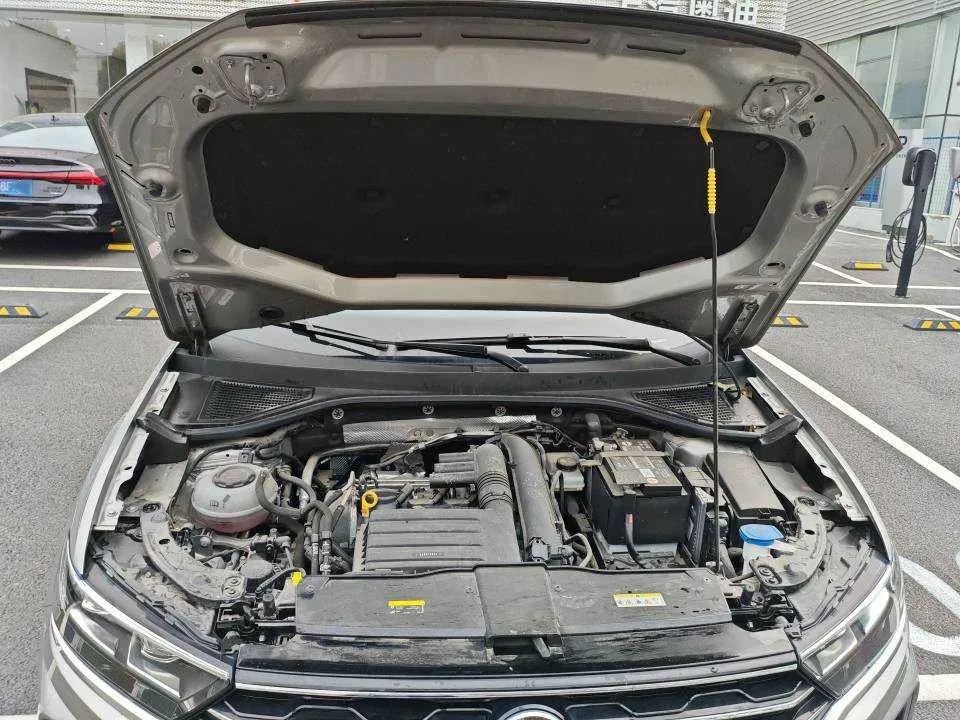 2022 Volkswagen T-Roc 1.4T 150HP L4 7DCT,autocango,china used car exporter,china ev exporter,chinese used car exporter,chinese used ev exporter