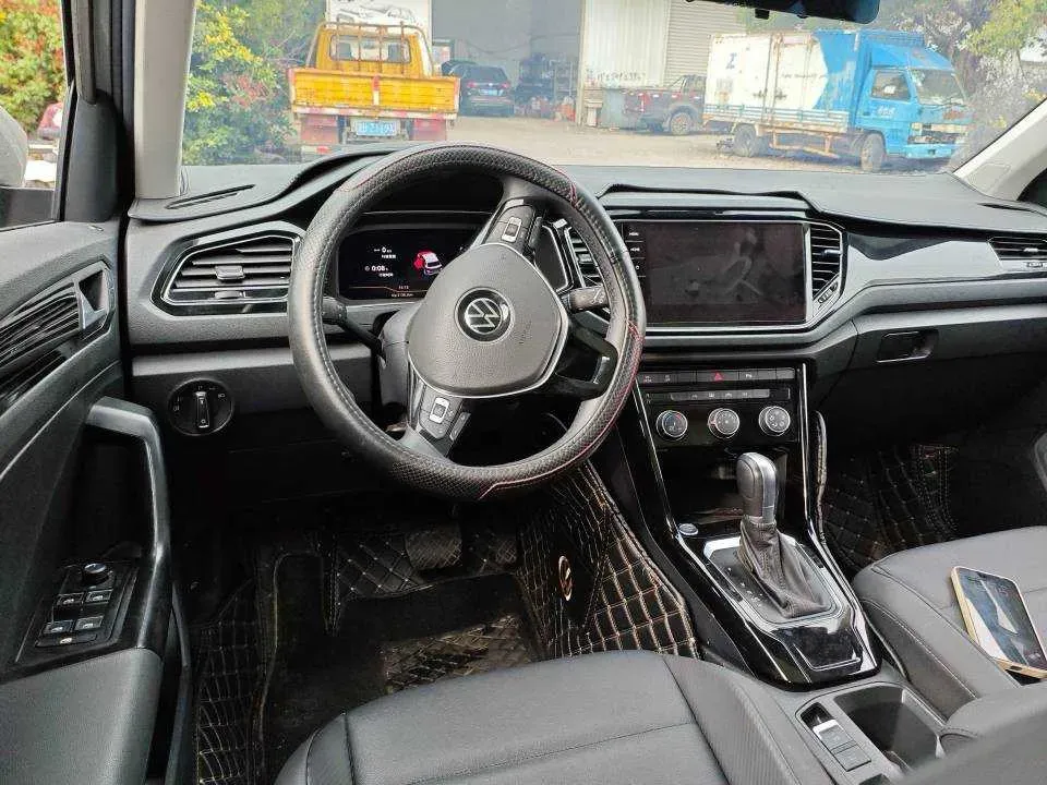 2022 Volkswagen T-Roc 1.4T 150HP L4 7DCT,autocango,china used car exporter,china ev exporter,chinese used car exporter,chinese used ev exporter