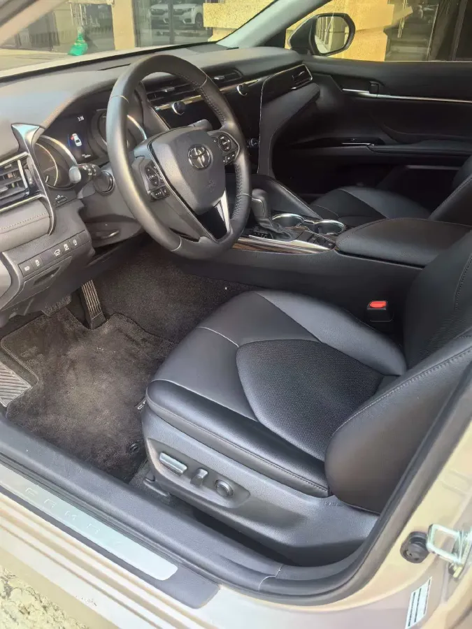 2019 Toyota Camry 2.5L 209HP L4 8AT,autocango,china used car exporter,china ev exporter,chinese used car exporter,chinese used ev exporter