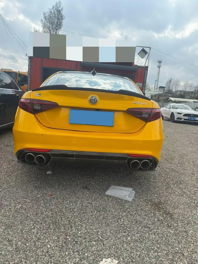 2017 Alfa Romeo Giulia 2.0T 200HP L4 8AT,autocango,china used car exporter,china ev exporter,chinese used car exporter,chinese used ev exporter