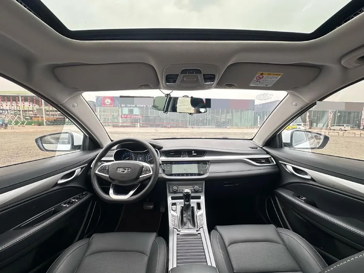 2021 BaoJun 530 1.5T 147HP L4 CVT,autocango,china used car exporter,china ev exporter,chinese used car exporter,chinese used ev exporter