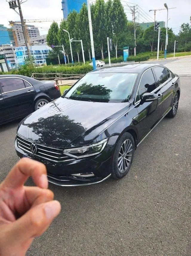 2020 Volkswagen Magotan 2.0T 186HP L4 7DCT,autocango,china used car exporter,china ev exporter,chinese used car exporter,chinese used ev exporter